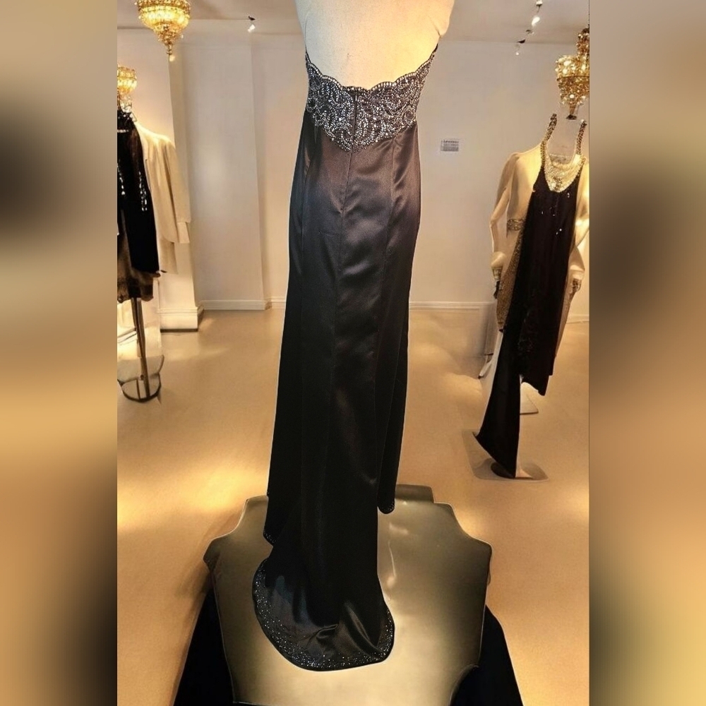 Sophisticated Strapless Black Gown - Picture 4 of 5